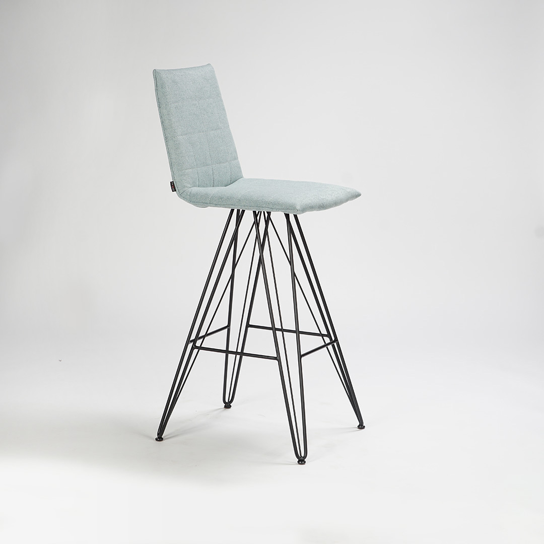 barska-stolica-noa-b-mahagoni-furniture-3 barska stolica so metalni nogarki I mint stof